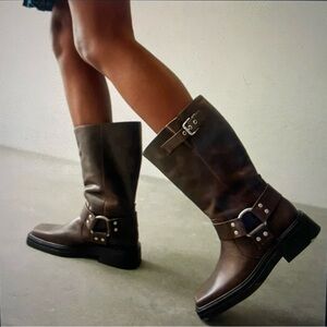Vagabond Brown Eyra Boots in Mud Brown